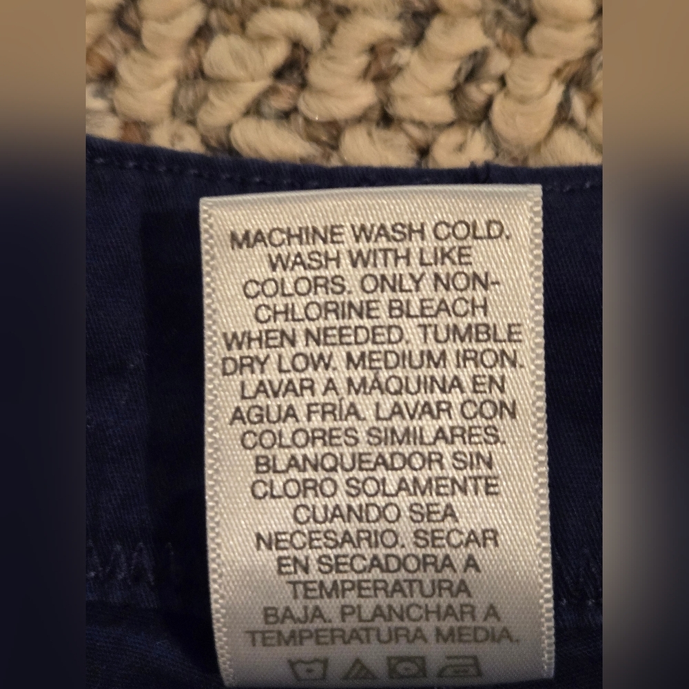 Time and Tru Navy Capri With Toogle - Picture 3 of 8